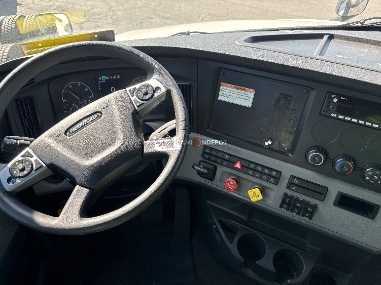 Truck Thumbnail 6