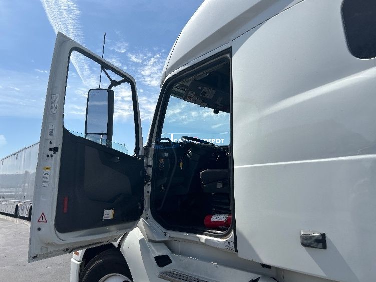 Truck Thumbnail 6