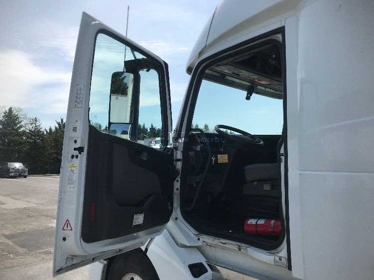 Truck Thumbnail 5