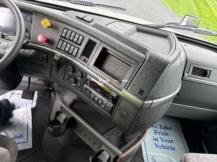 Truck Thumbnail 6