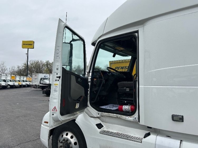 Truck Thumbnail 5