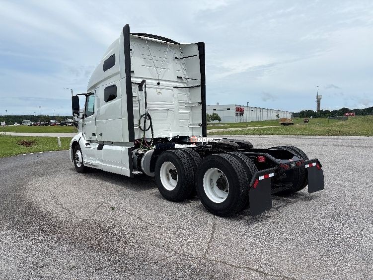 Truck Thumbnail 4