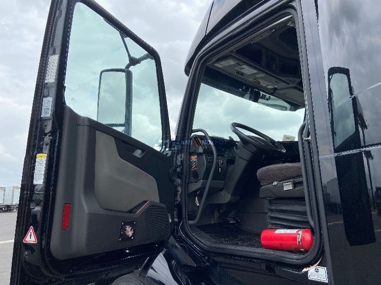 Truck Thumbnail 7