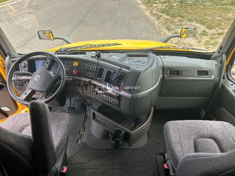 Truck Thumbnail 6