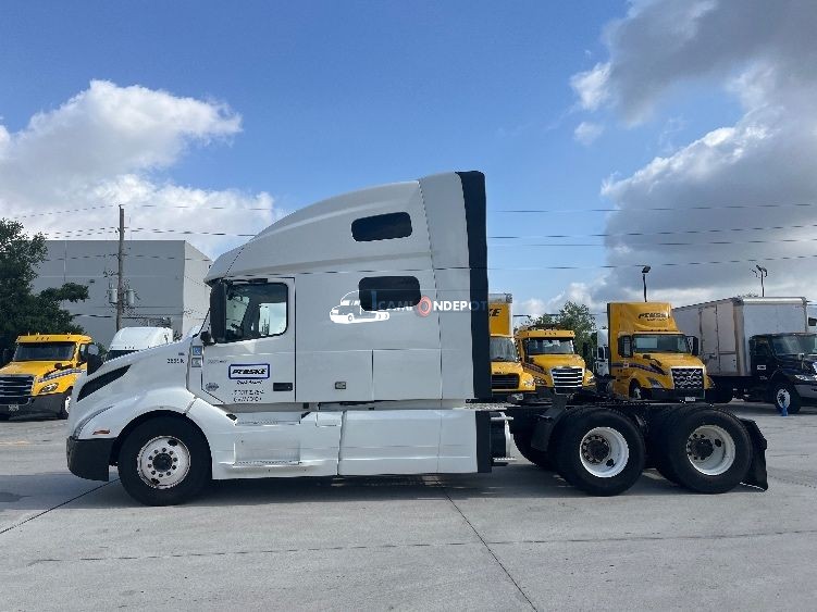 Truck Thumbnail 4