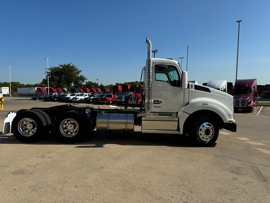 Truck Thumbnail 4