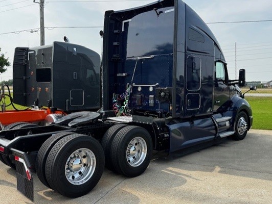 Truck Thumbnail 2
