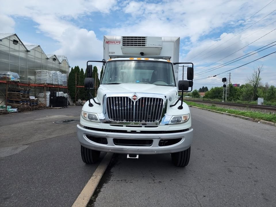 Truck Thumbnail 2