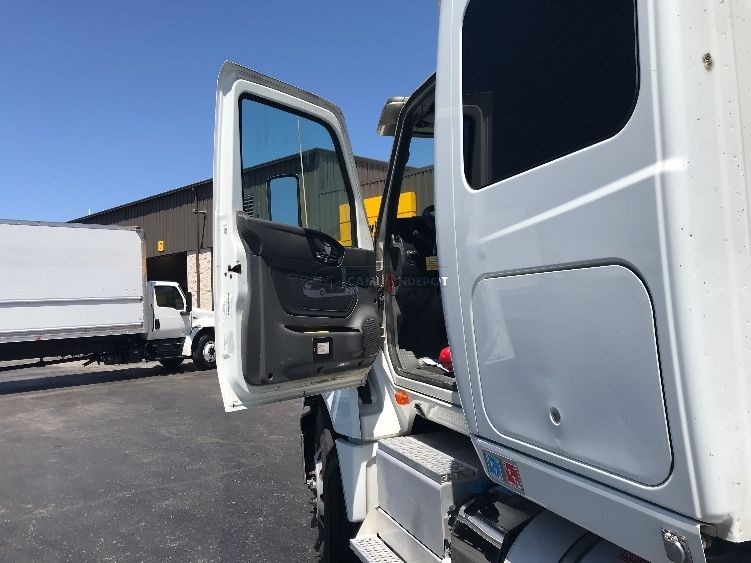 Truck Thumbnail 5