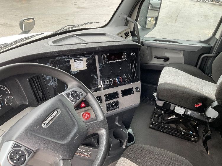 Truck Thumbnail 6