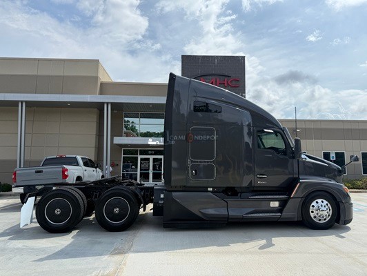 Truck Thumbnail 2