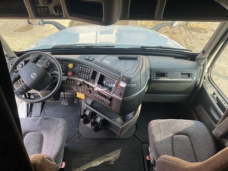 Truck Thumbnail 8