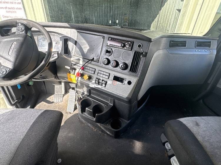 Truck Thumbnail 8