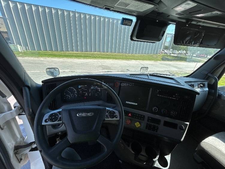 Truck Thumbnail 6
