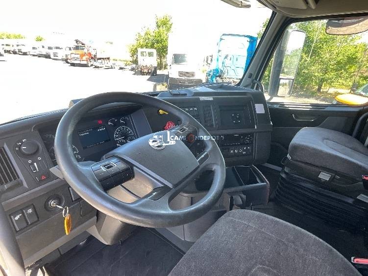 Truck Thumbnail 6