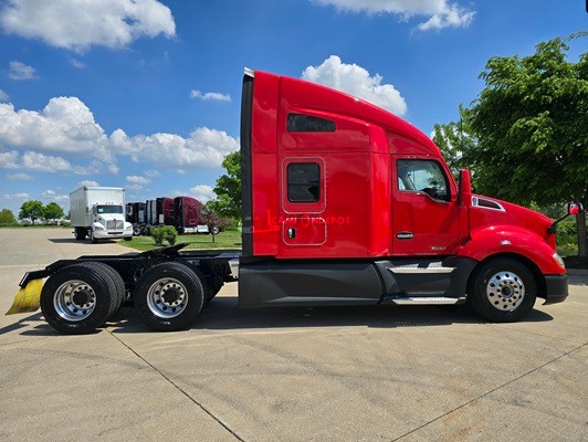 Truck Thumbnail 2