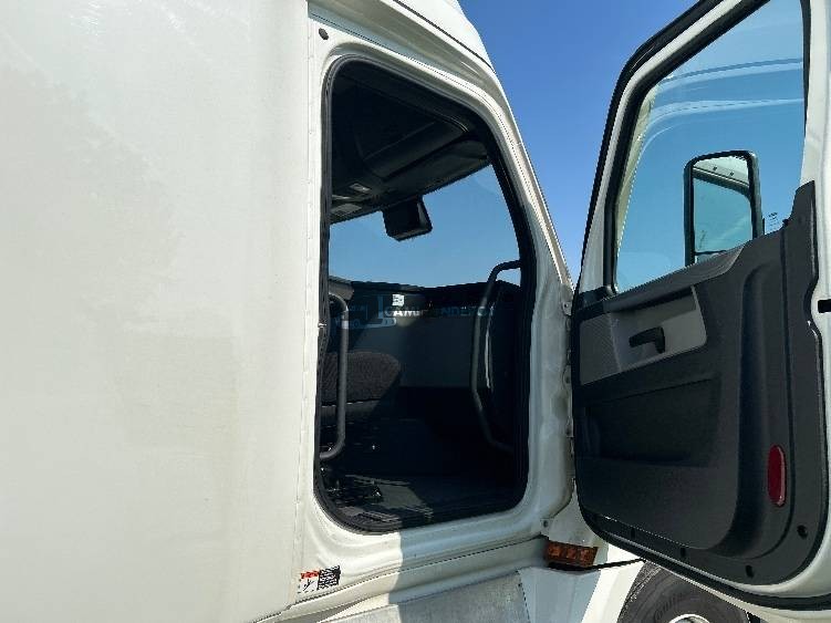 Truck Thumbnail 8
