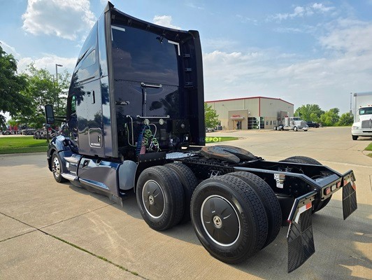 Truck Thumbnail 2