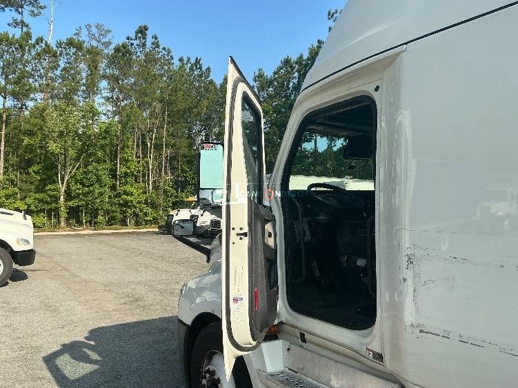 Truck Thumbnail 5