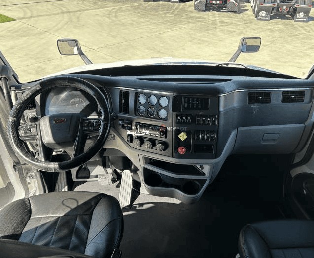 Truck Thumbnail 5