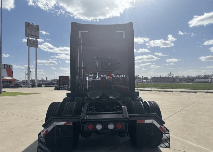 Truck Thumbnail 3