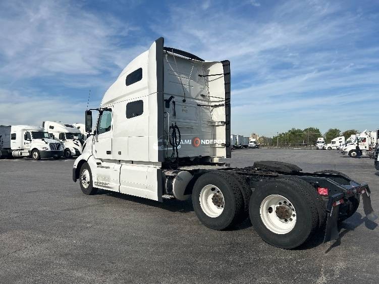 Truck Thumbnail 4