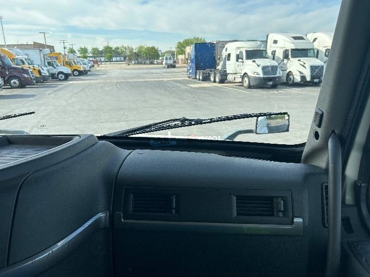 Truck Thumbnail 8