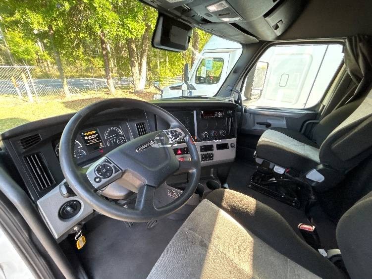 Truck Thumbnail 6