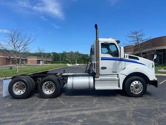 Truck Thumbnail 2