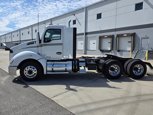 Truck Thumbnail 4