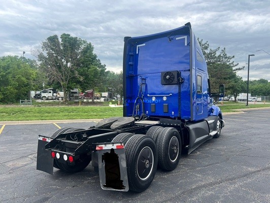 Truck Thumbnail 2