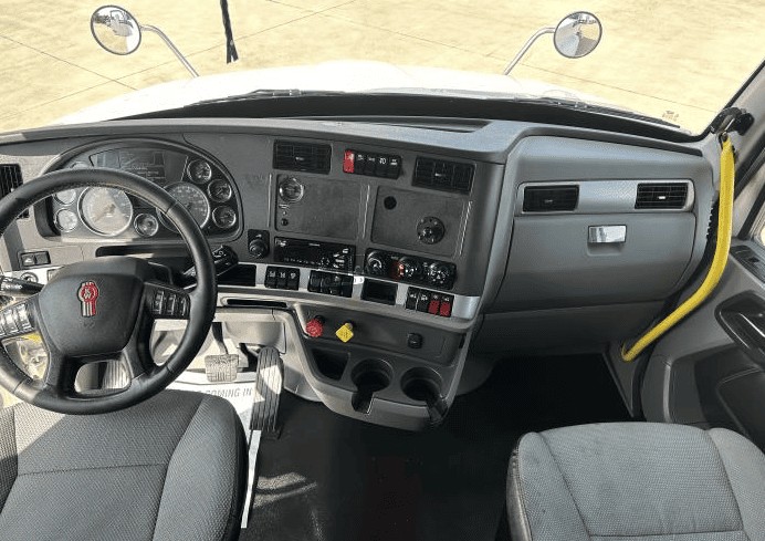 Truck Thumbnail 5