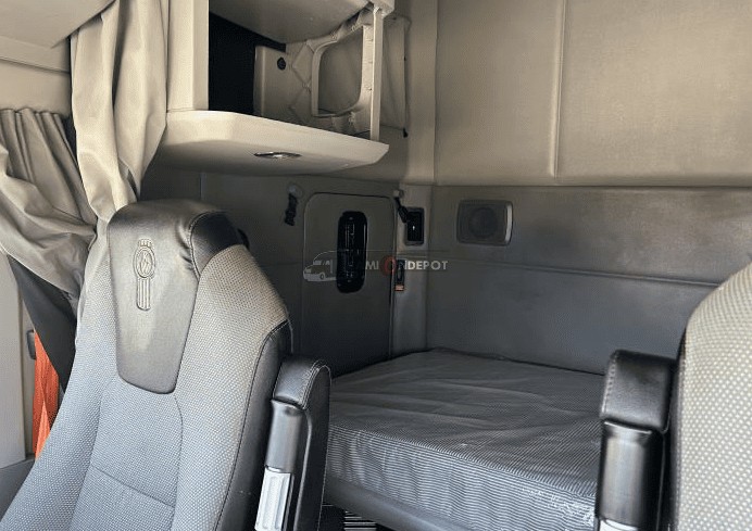 Truck Thumbnail 4