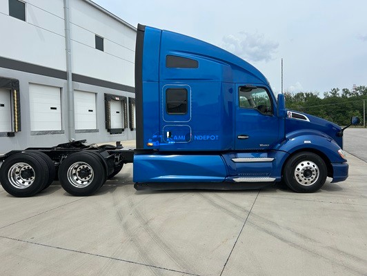Truck Thumbnail 2
