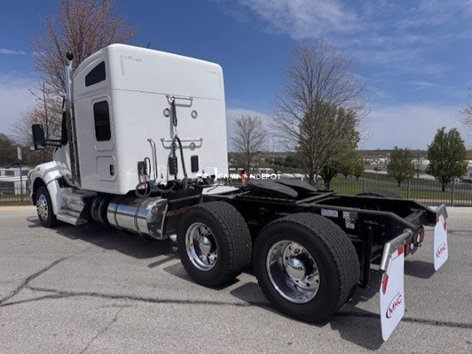 Truck Thumbnail 4