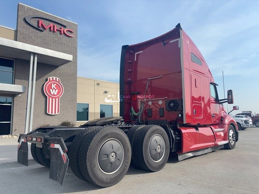 Truck Thumbnail 2