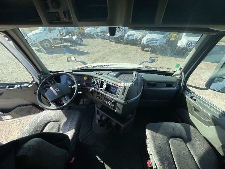 Truck Thumbnail 8