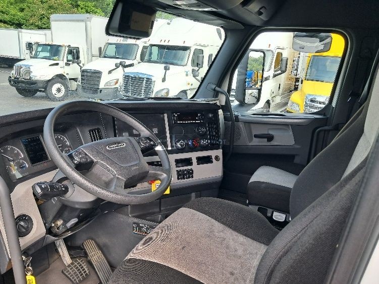 Truck Thumbnail 6