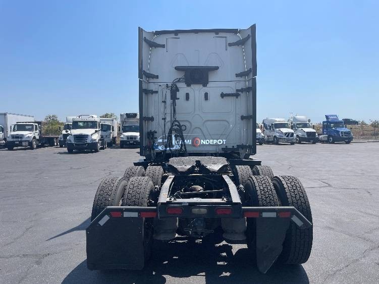Truck Thumbnail 6