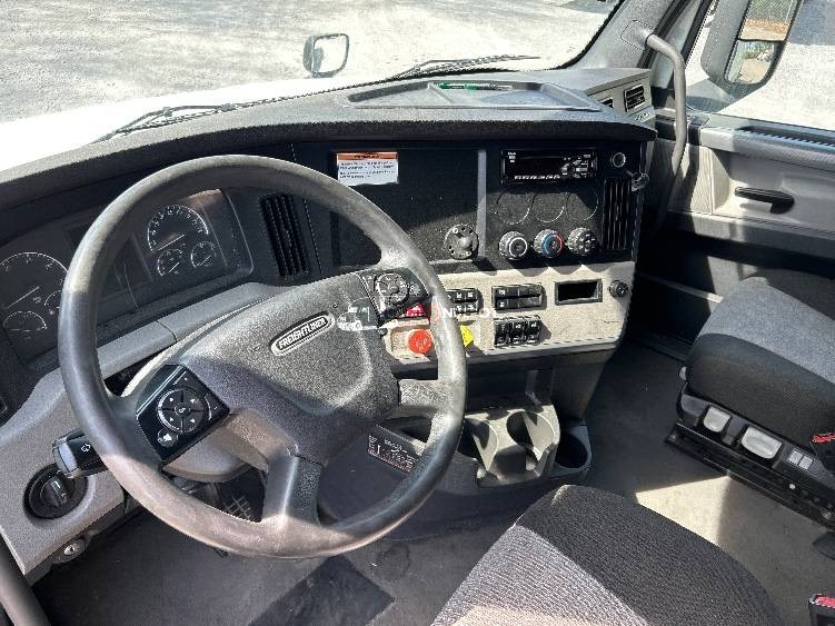 Truck Thumbnail 6