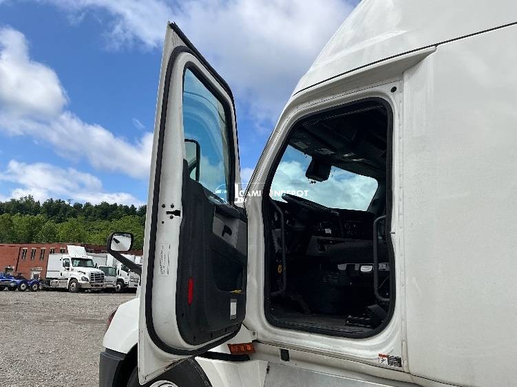 Truck Thumbnail 5
