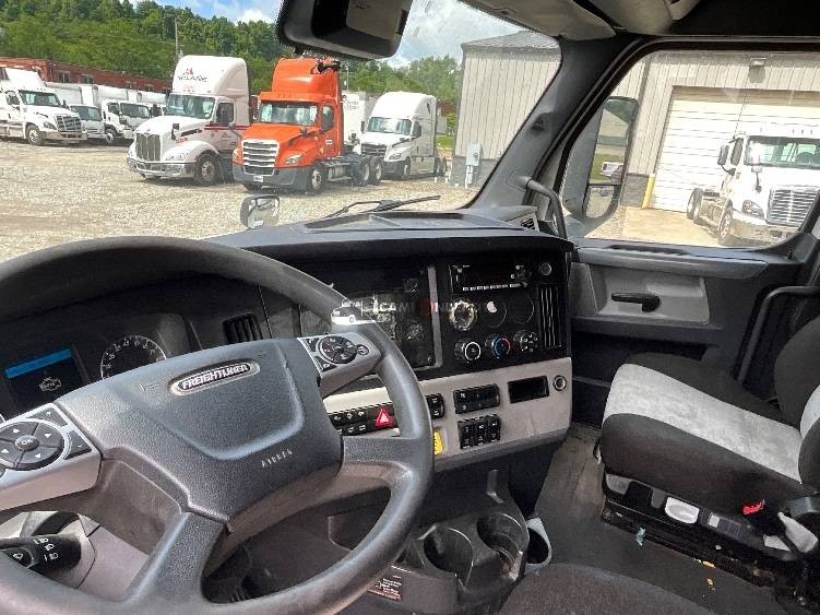 Truck Thumbnail 6