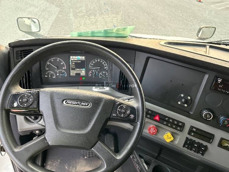 Truck Thumbnail 8