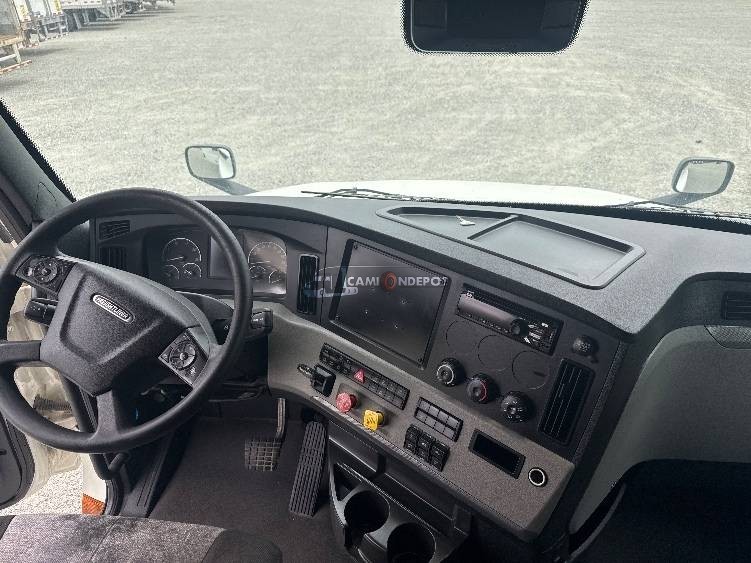 Truck Thumbnail 8