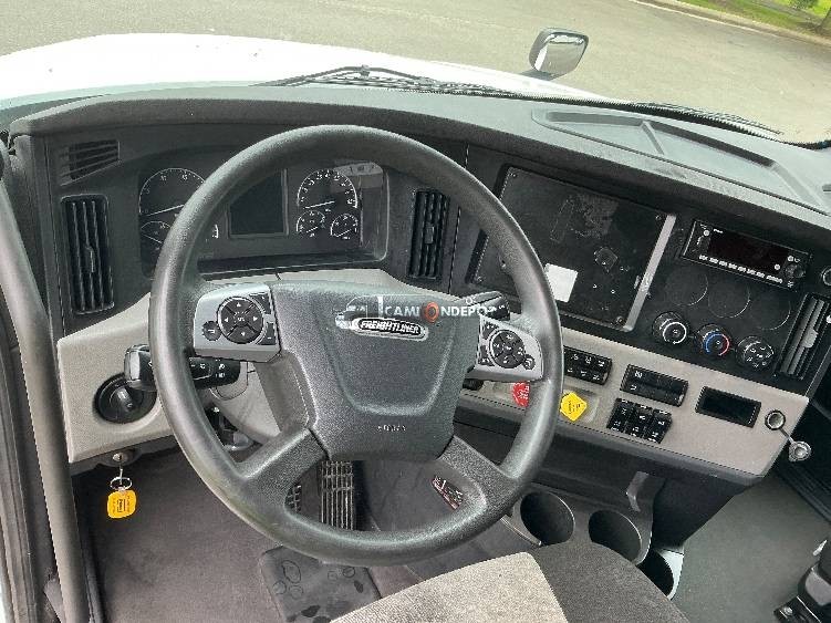 Truck Thumbnail 5