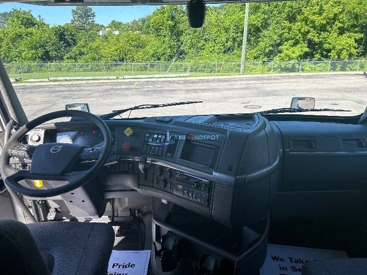 Truck Thumbnail 8
