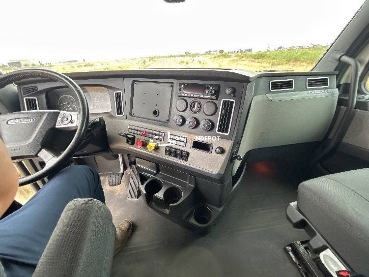 Truck Thumbnail 7