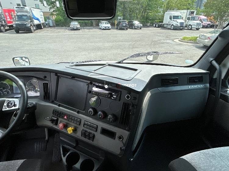 Truck Thumbnail 7