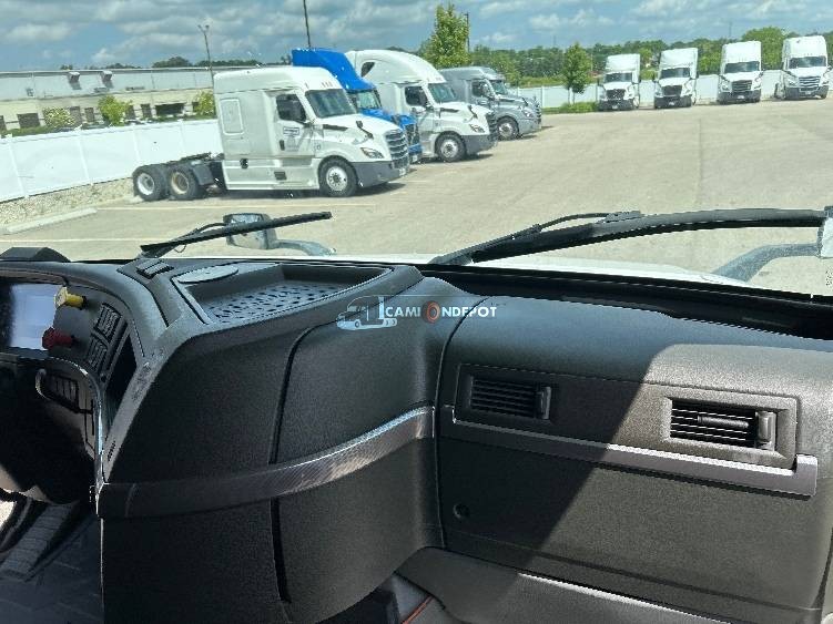 Truck Thumbnail 8
