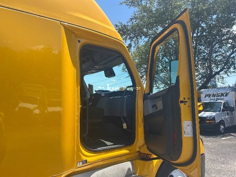 Truck Thumbnail 7